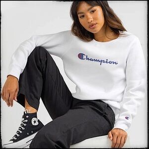 NWT Champion Logo Sweatshirt Power Blend In White